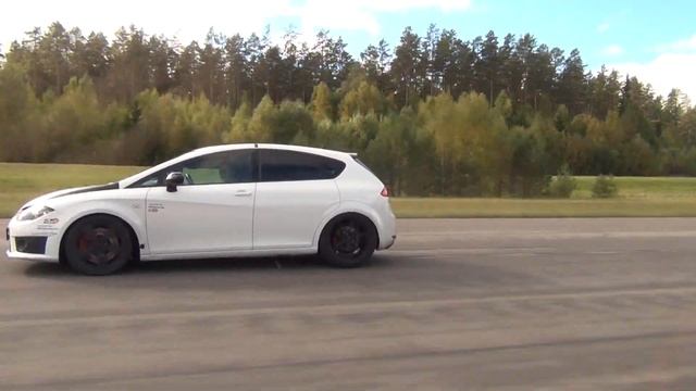 Golf MkV R32 Turbo 500hk vs. Seat Leon Cupra 474hk смотреть онлайн