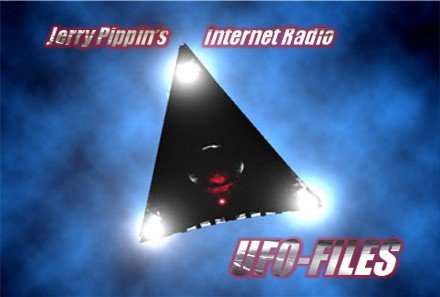 НЛО треугольный завис или три объекта. Над Евпаторийской акваторией чёрного моря. Полуостров Крым.