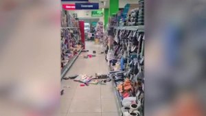 На Камчатке спасатели оценивают состояние домов после мощного землетрясения