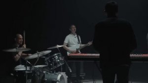 ТОТ КТО БОЛЬШЕ ЧЕМ НЕБЕСА ПОМЕСТИЛСЯ В НАШИХ СЕРДЦАХ, НАМ НЕ СПРЯТАТЬ ЭТО НЕ СКРЫТЬ И ПО ПРЕЖНЕМУ..