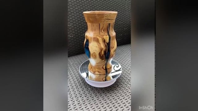 Деревянная ваза и эпоксидная смола КЕ "Slab-421", работа мастера Александра из г. Киева. смотреть онлайн