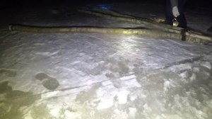 Утопили снегоход widetrak polaris 600. Подъем снегохода из подольда.