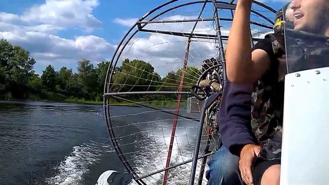 лодка пвх КАПИТАН с самолетным двигателем,лодка вездеход  with the airplane engine boat