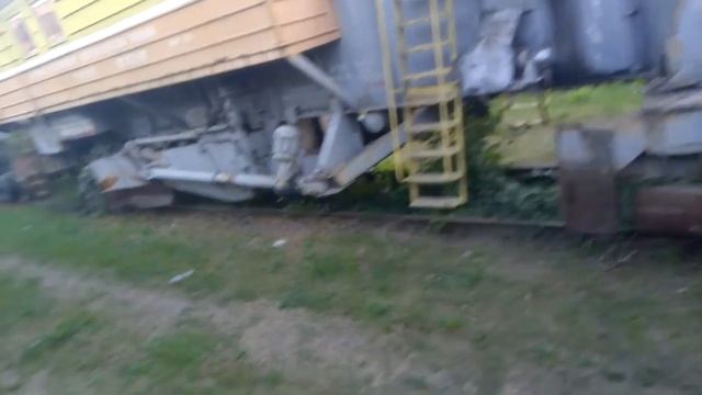 ПРИШЛИ НА ПОЕЗДА, ВСТРЕТИЛИ ЛЮДЕЙ | ОБЗОР СТАРОГО ПОЕЗДА | ПОШЛА ЗА НАМИ ОХРАНА смотреть онлайн