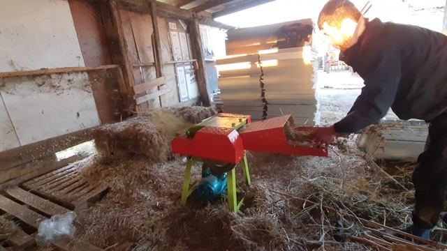 Сено измельчительна 220вт из Китая
