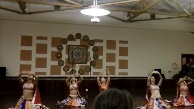 холия мэ Holiya me udere gulaal Радхарани г. Запорожье индийские танцы болливуд смотреть онлайн