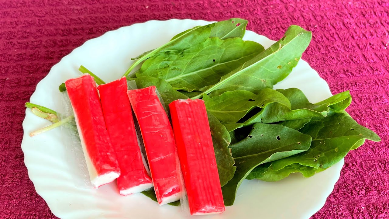 БЕРУ ЩАВЕЛЬ И КРАБОВЫЕ ПАЛОЧКИ! ГОТОВЛЮ  ВКУСНОТУ  ВСЁ ЛЕТО И НЕ НАДОЕДАЕТ! ДЕЛЮСЬ РЕЦЕПТОМ