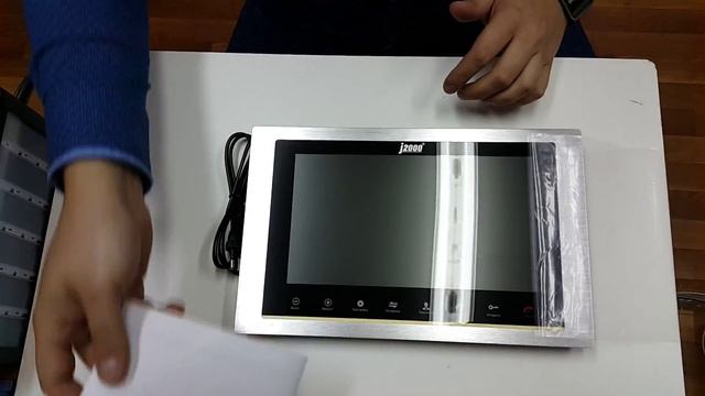 Обзор цветного видеодомофона с большим 10