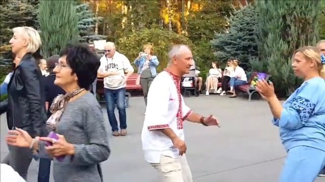 ТИ МРІЯ МОЯ!!! 17 сентября 2023 ХАРЬКОВ ТАНЦЫ В ПАРКЕ смотреть онлайн