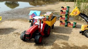 Трактор возит свое любимое печенье