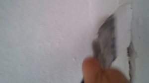 как правильно и быстро заделать трещину на стене или потолке