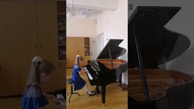 Якимова Полина И. С. Бах Маленькая прелюдия №2, К. Черни Этюд №45 смотреть онлайн