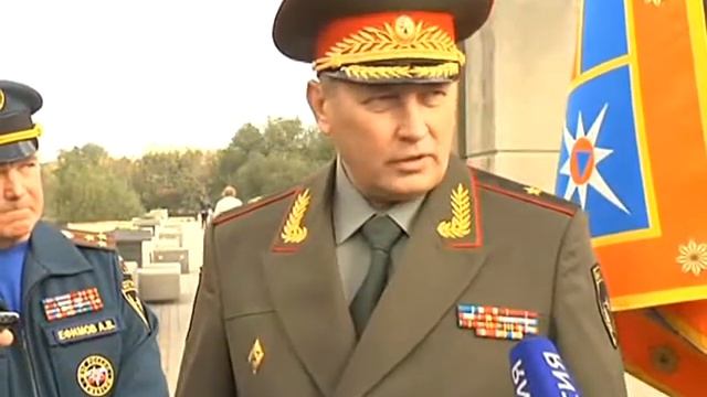 Управлению МЧС вручили знамя смотреть онлайн