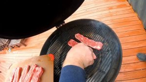 Закуска к пиву. Копченые говяжьи ребра Кальби в Weber master touch Premium.