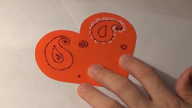 Процесс точечной росписи сердечка. Process of painting a heart in the technique of point-to-point