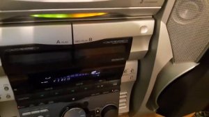 Видеообзор музыкального центра Sony rx99