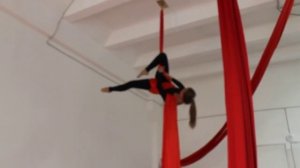 ArtArea Project: Занятие по воздушной гимнастике на полотнах Обрыв