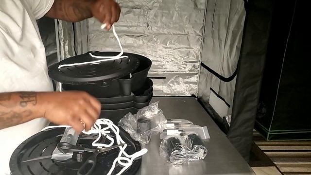 AC Infinity Self Watering Fabric Pot Base Unboxing & Setup смотреть онлайн