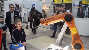 Робот KUKA AGILUS на выставке в Перми