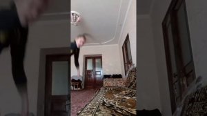 Как научится делать переворот назад?!