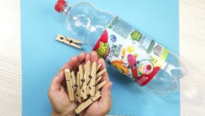 Посмотрите, что я сделала из прищепок и пластиковой бутылки! Такой красоты не купишь нигде!