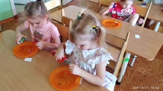 Весёлая аппликация смотреть онлайн