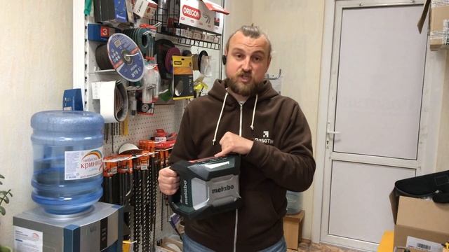 РоботунОбзор: Радио Metabo  R12-18