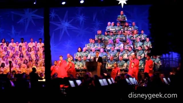 WDW: Epcot - Candlelight Processional (Robby Benson Clip)