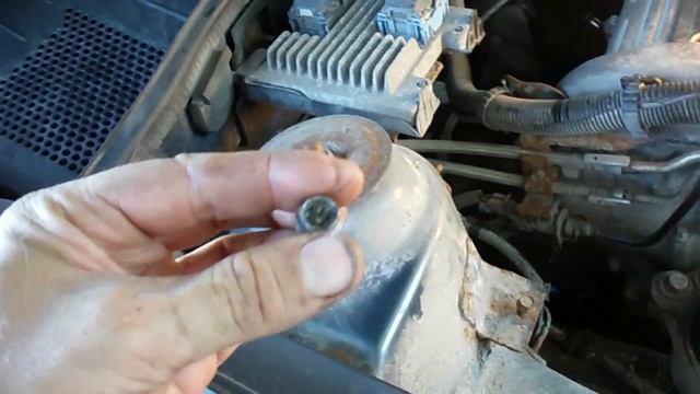 Stopping a BIG Problem on 2.2 ECOTEC water pump job смотреть онлайн