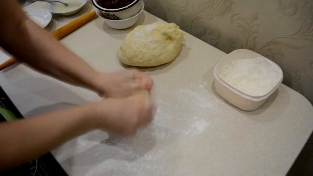Вкусные домашние рогалики на дрожжевом тесте