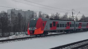 Две встречные "Ласточки" (ЭС2Г) (06.02.23)