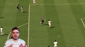 ПРОСТОЙ СПОСОБ ЗАБИТЬ В ФИФА 22 / НАПАДАЮЩИЙ В ШТРАФНОЙ ПЛОЩАДИ FIFA 22 ULTIMATE TEAM