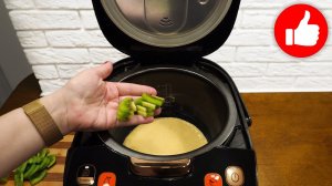 Самый вкусный пирог за минуты! Вы будете делать этот пирог в мультиварке каждый день! Очень вкусно!