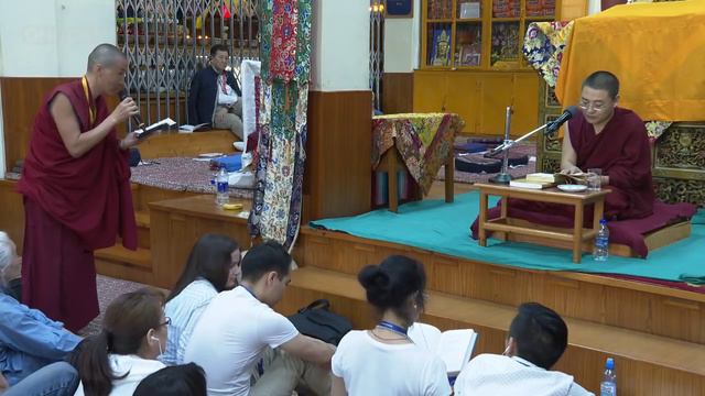 Уттаратантра. День 2. Сессия 2. Досточтимый Янтинг Ринпоче смотреть онлайн