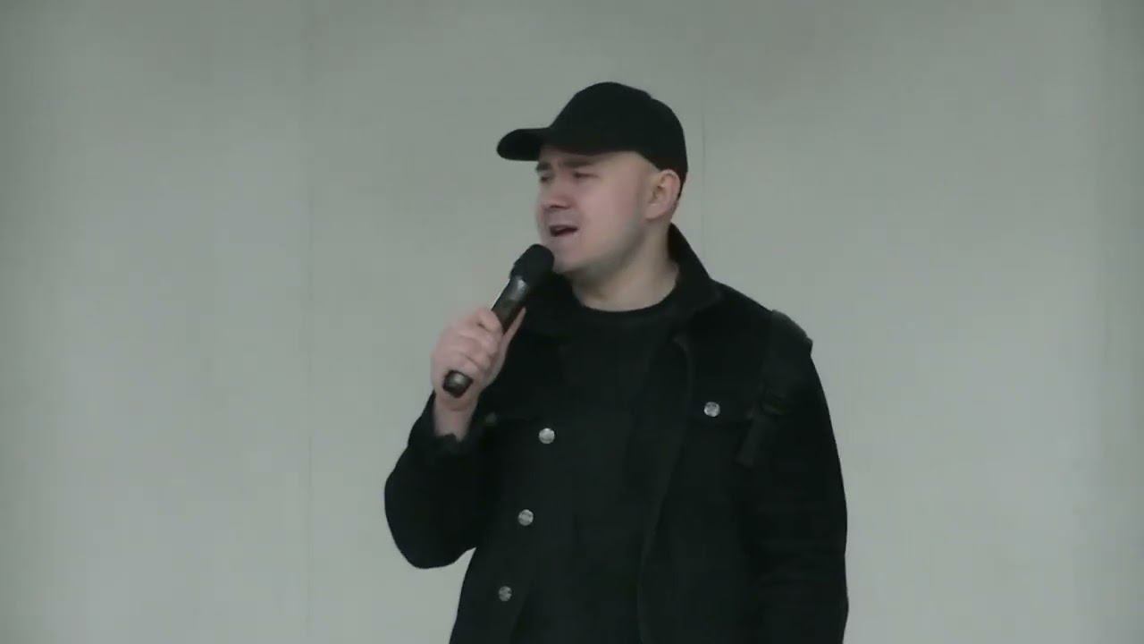 Музыка в метро.  Неизвестный исполнитель.  29.04.2024 метро Новоясеневская
