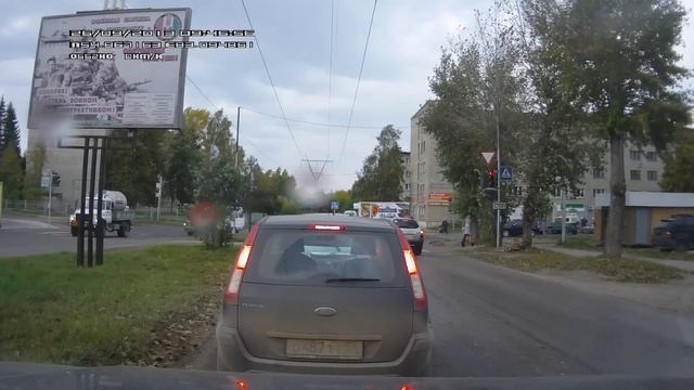 М073МК154 — проезд за стоп-линию на запрещающий сигнал светофора. смотреть онлайн