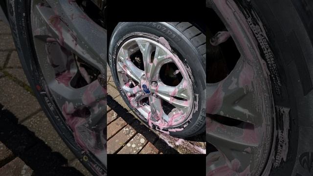 Deep clean Ford Galaxy Wheel