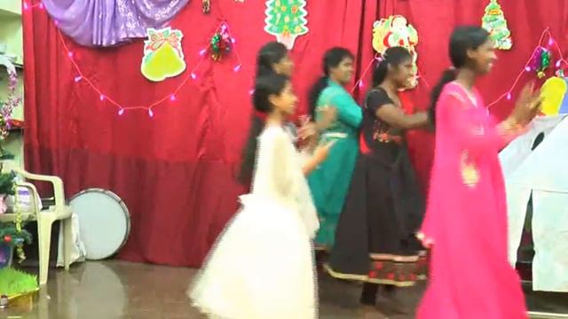 КРЕСТИНА ДЕТМИ ТАНЦУЕТ РОЖДЕСТВА 2015 смотреть онлайн