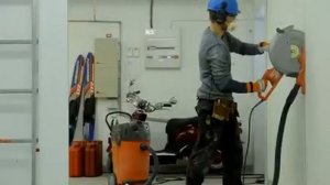 Husqvarna K 3000 Vac cutting concrete wall