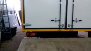Задние ворота на грузовой автомобиль