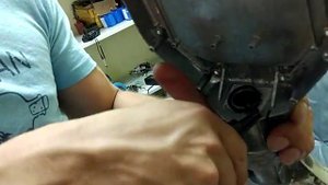 Снятие стопорных колец в гироскутере
