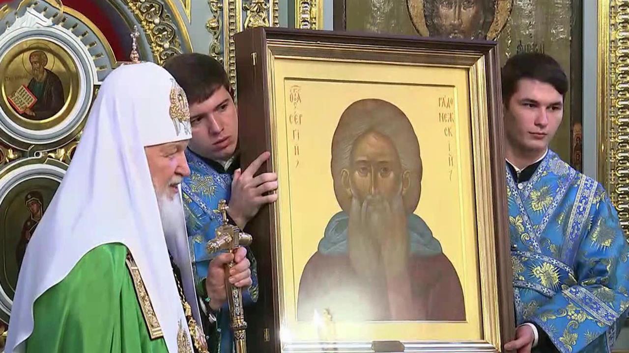 Православные верующие отмечают праздник иконы Божией Матери "Знамение"