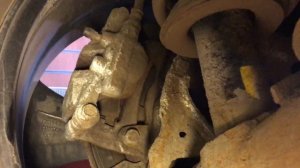 Скрип задних колодок Dodge Calibe