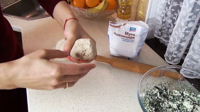 Рецепт лепешек с сыром и зеленью на сковороде. Простой рецепт лепешек.