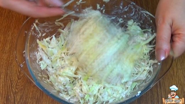 Чудесный Салатик из капусты с курицей. смотреть онлайн