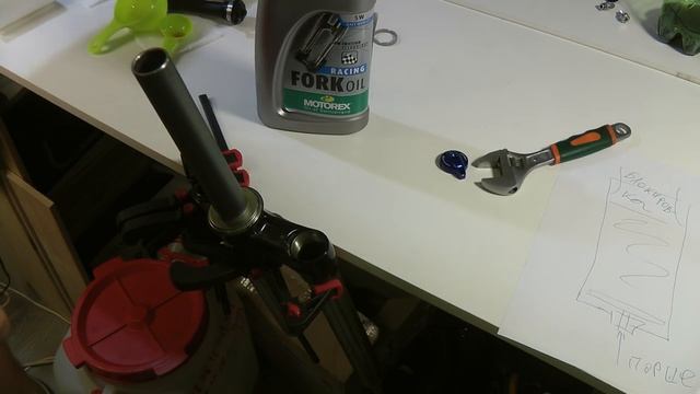 Сколько масла лить в вилку? По факту! На примере RockShox XC32 solo air смотреть онлайн