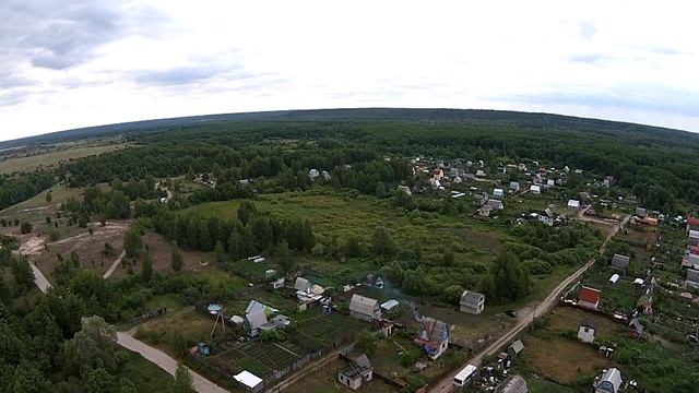 Первое видео с дачи. Я и Аня и колбаса. (Забора ещё нет) смотреть онлайн