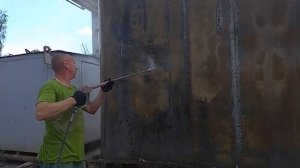 Очистка форм от бетонных отложений мощным потоком воды АВД "Посейдон E15-500-17"