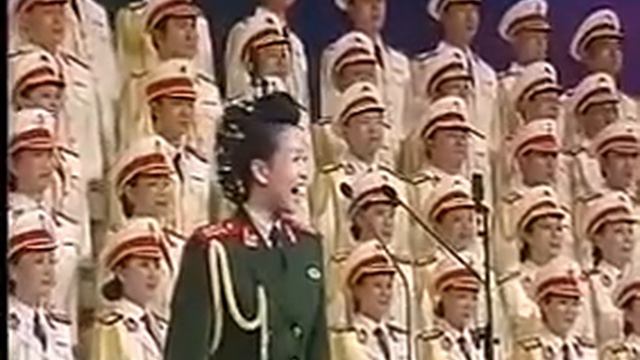 彭丽媛 Peng LiYuan ( 習近平主席夫人 / soprano ) : 我的祖国 / My Motherland ( Chinese Classical song )