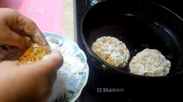 НУ КАКИЕ ЖЕ ОНИ ВКУСНЫЕ!!! КОТЛЕТЫ С ИНДЮШИНОГО ФАРША И НЕ ТОЛЬКО!!!))) смотреть онлайн